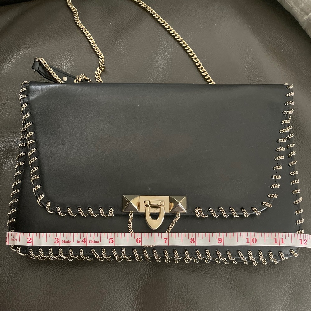 Valentino Black Leather crossbody or shoulder bag. - Picture 3 of 8